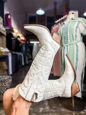 Dingo Boots-Raisin Kane White