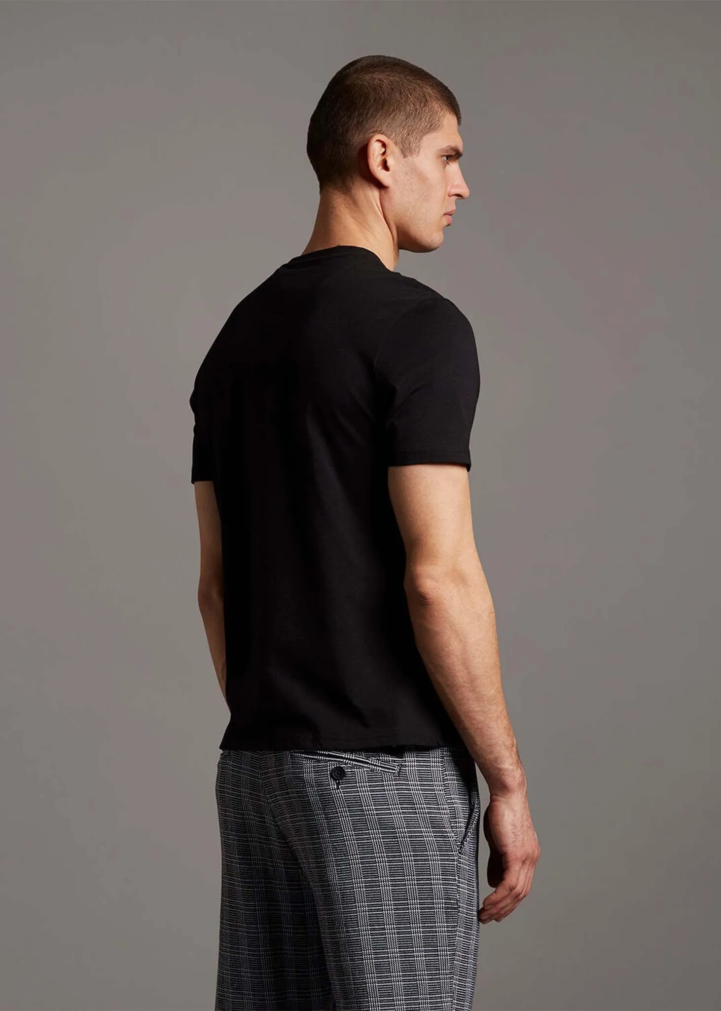 T-Shirt mit Rundhalsausschnitt - Tiefschwarz