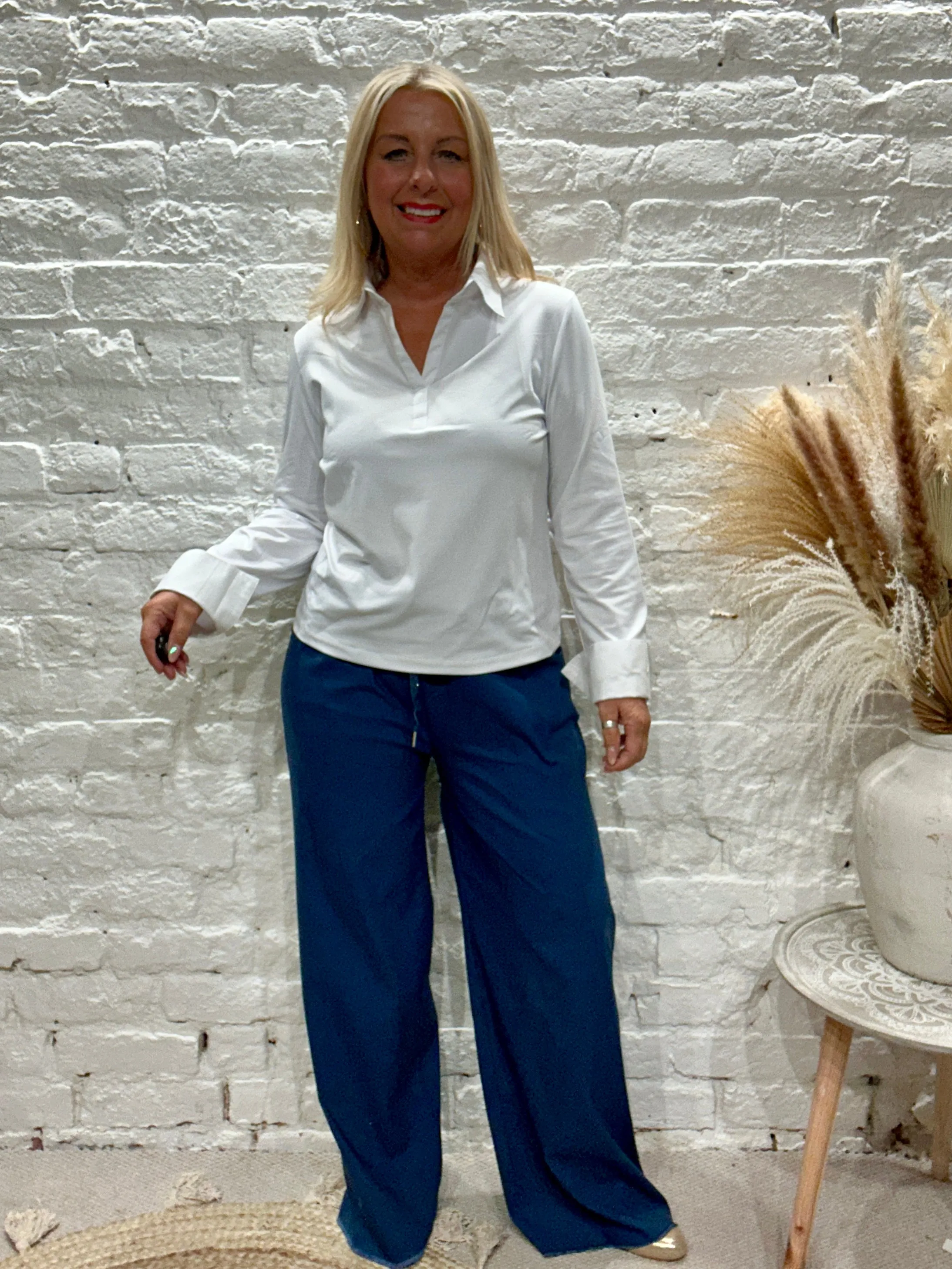 The Essential  skin Layering Shirt with Cotton Collar and Cuffs