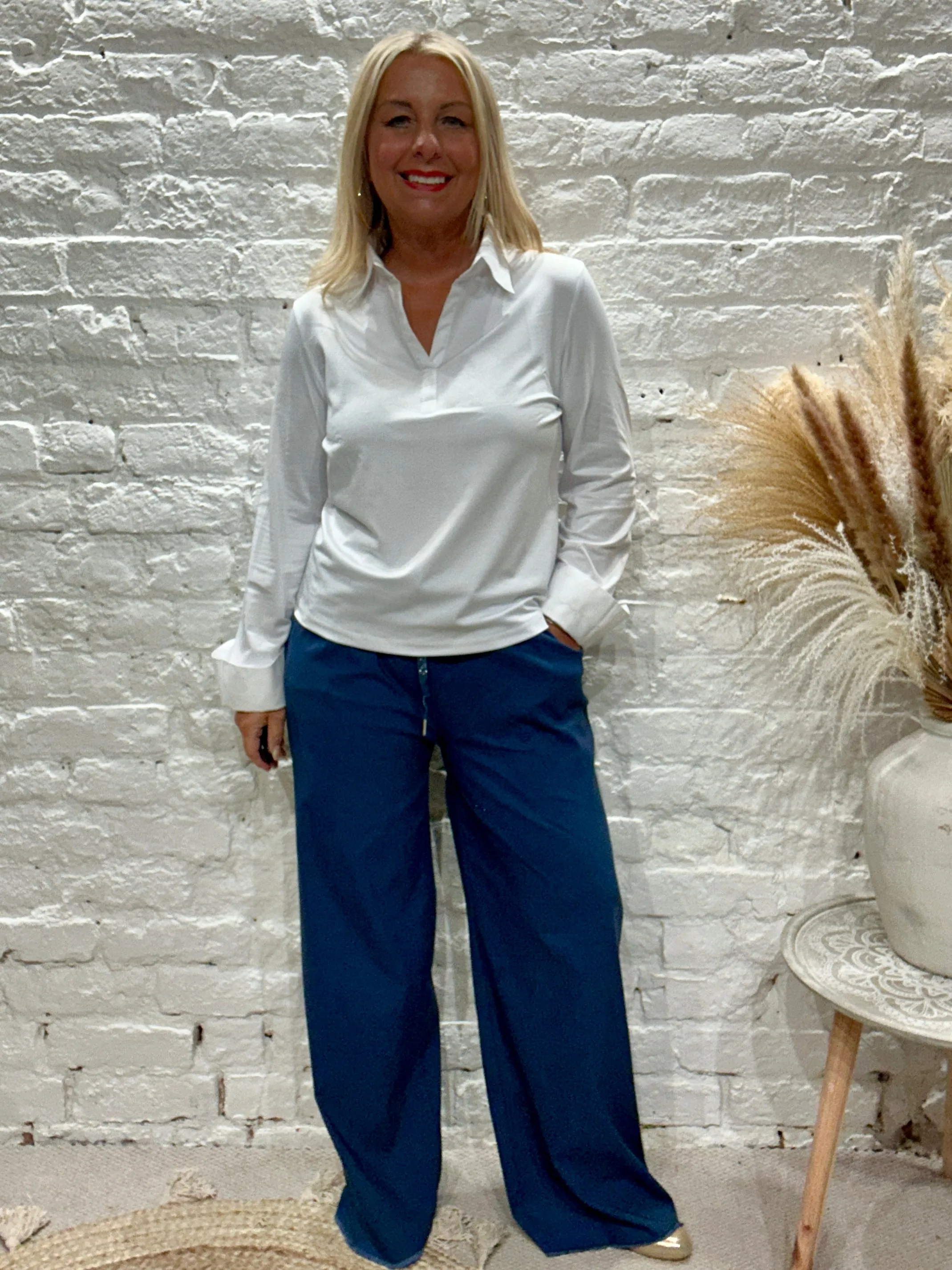 The Essential  skin Layering Shirt with Cotton Collar and Cuffs